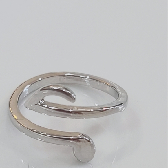 Musical Note Minimalistic Silvertone Fashion Ring Multiple Sizes - Picture 7 of 8